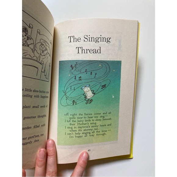 Raggedy Ann and Andy Vintage Cookie Cutters and Book Bundle 1970s Grandma Gift - Picture 6 of 9